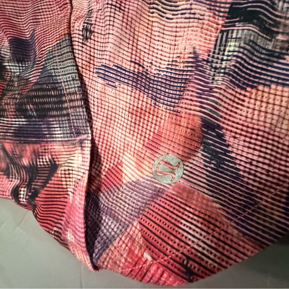 Lululemon Speed Up Low Rise Shorts 2.5” Inseam Pink/Black Size 6/Small MSRP $68 - Picture 7 of 13